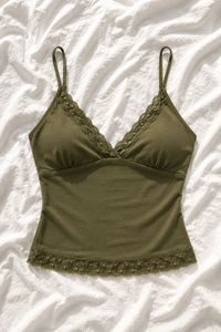Top Caraco à Dentelle et Clous – Style Y2K