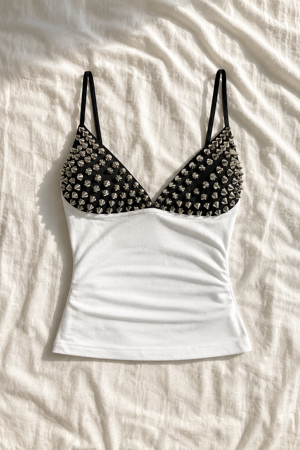Top Femme Clouté – Décolleté en V Style Y2K